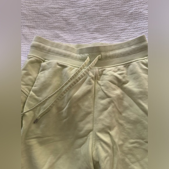 lululemon Relaxed Fit High Rise Sweatpants - Picture 4 of 6